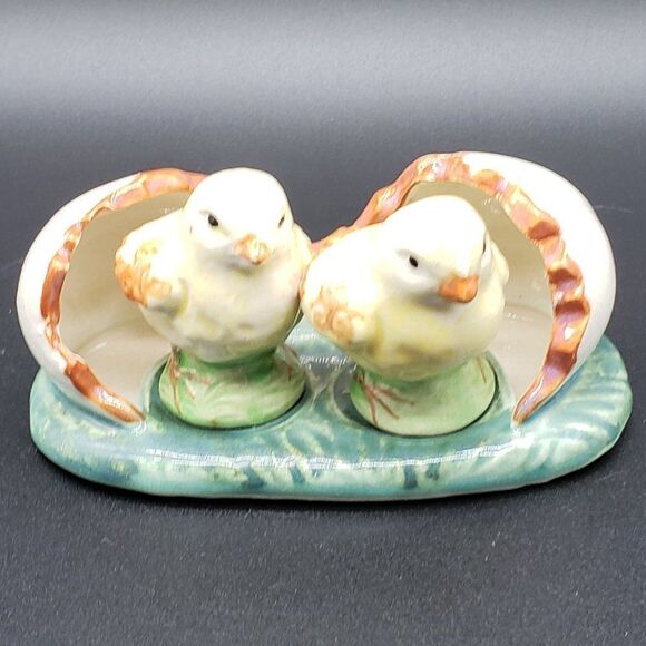Ceramic Hatched Twin Chicks Single Egg Vintage Salt & Pepper Shaker Set - Picture 9 of 16